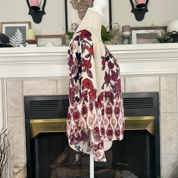 Living Doll Flower Top with Oversized Bell Sleeves - Picture 11 of 13